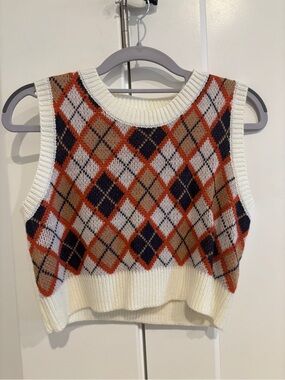 Better Be Argyle Knit Cropped Sweater Vest. Size L